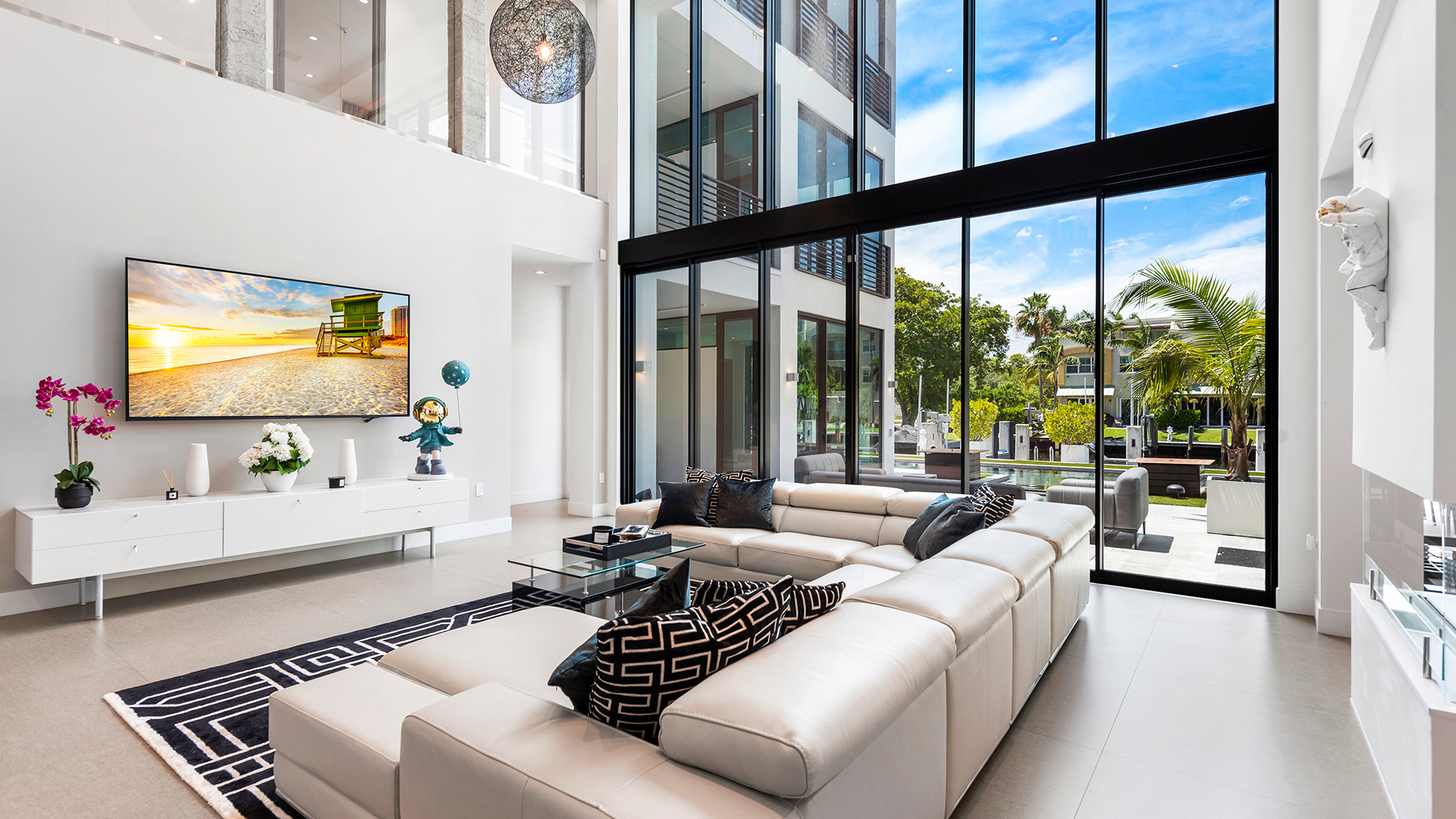 Gallery13-Cora-Mansion