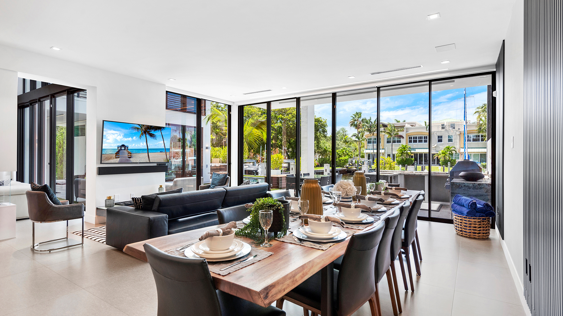 Gallery15-Cora-Mansion