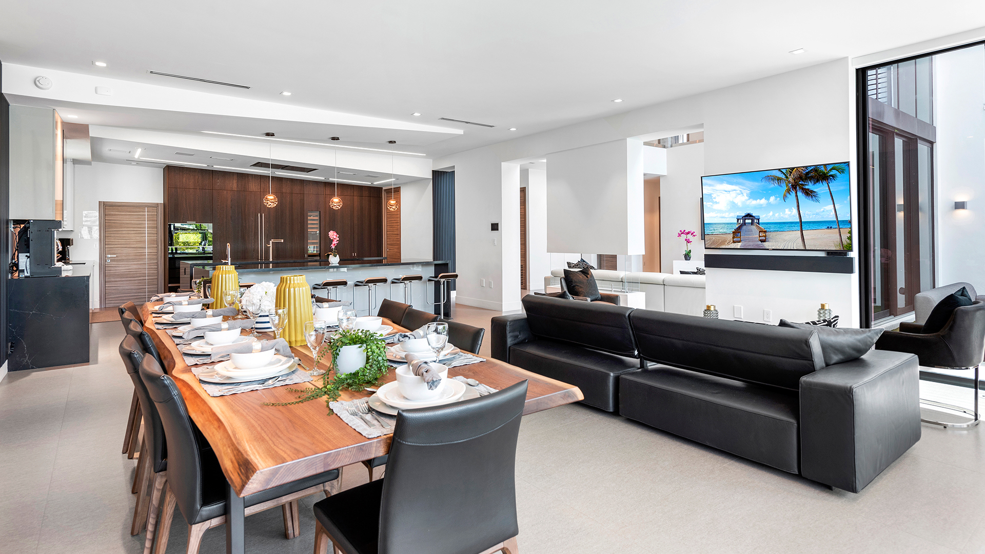 Gallery16-Cora-Mansion
