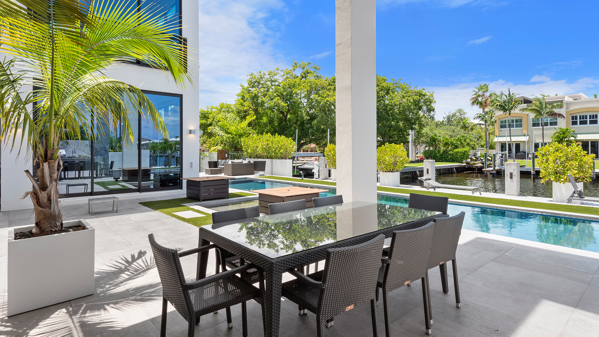 Gallery2-Cora-Mansion